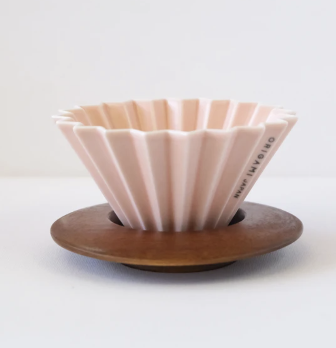 ORIGAMI - MEDIUM COFFEE DRIPPER AND WOOD HOLDER (MATTE PINK)